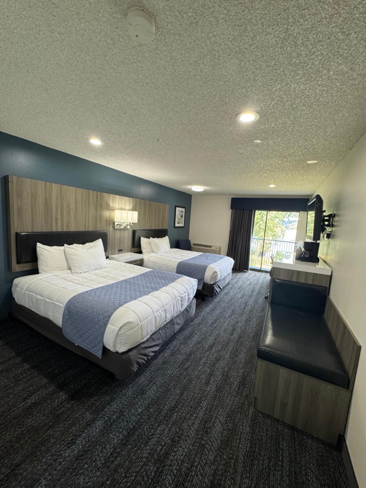 Oyster Bay Inn & Suites Bremerton Exteriér fotografie